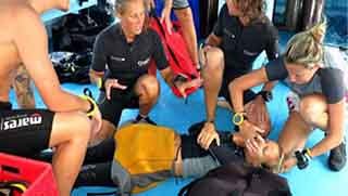 PADI Rescue Diver course efr training on the boat