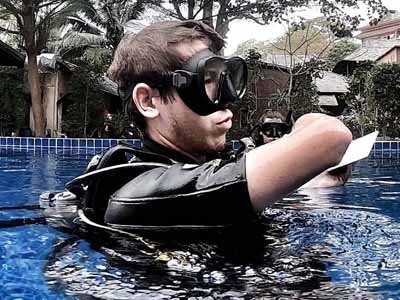 crystaldive.com-homepage-staff-instructor-course