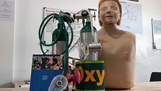 crystaldive.com-emergency-oxygen-provider-specialty-koh-tao-oxygen-bottle-doll